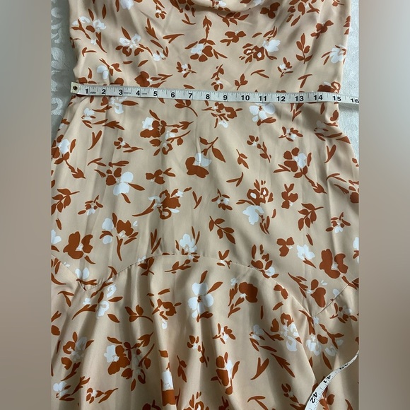 - WILLOW Floral mini dress size M - Picture 10 of 10